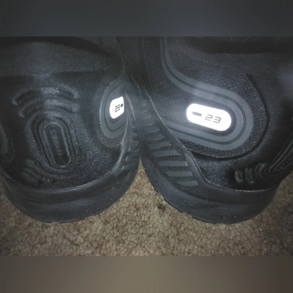 Brooks Men’s Black Running Shoes
